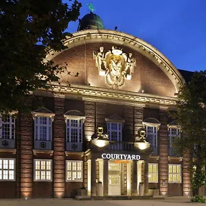 4* Hotel Courtyard By Marriott